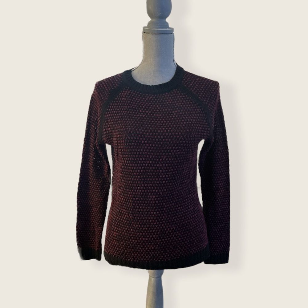 Romeo + Juliet Couture Black Purple Knit Long Sleeve Top Size Small